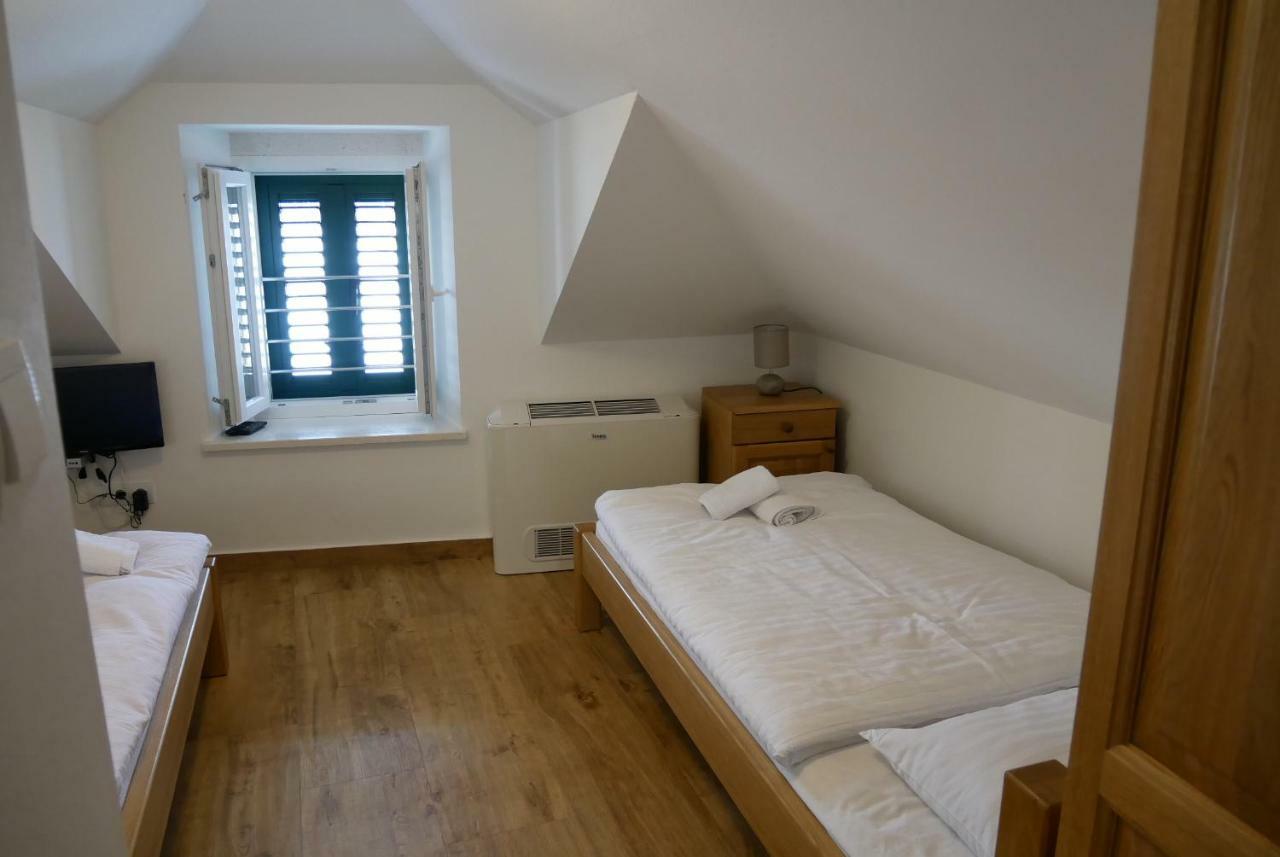 Guest House Jere Old Town Rogoznica  Exterior foto